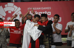 jokowi dan prabowo berpelukan